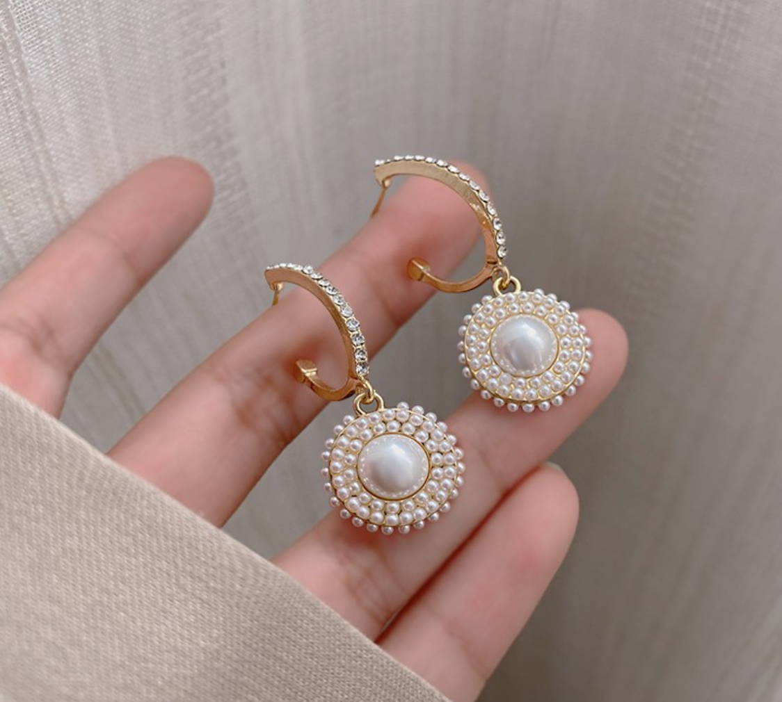 Round pearl earrings, vintage elegant earrings