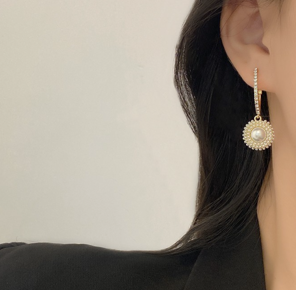 Round pearl earrings, vintage elegant earrings