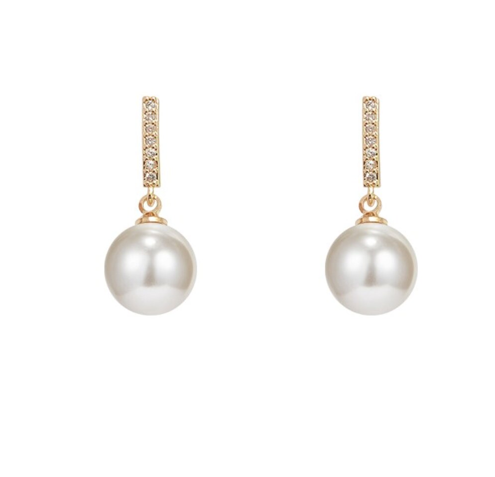 Minimalist Pearl Dangle Earrings