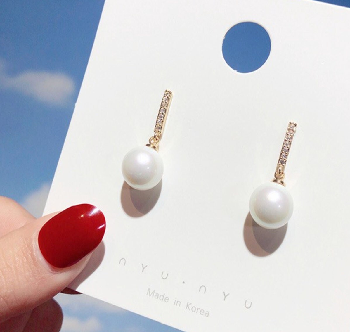 Minimalist Pearl Dangle Earrings