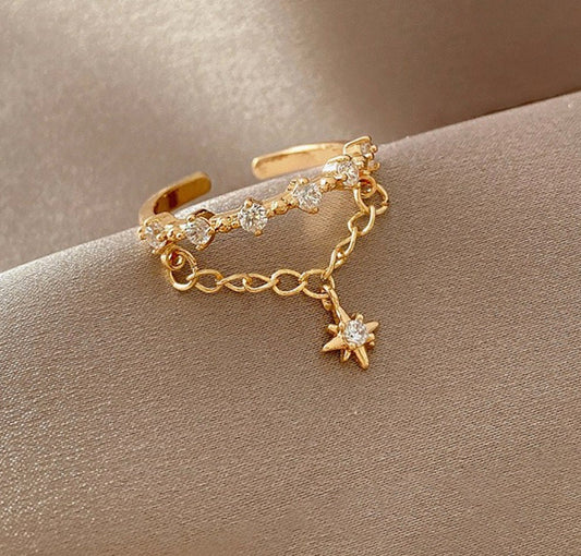 Stylish chain and star design adjustable ring
