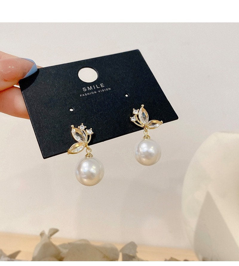 Sparkling Butterfly Pearl Earrings