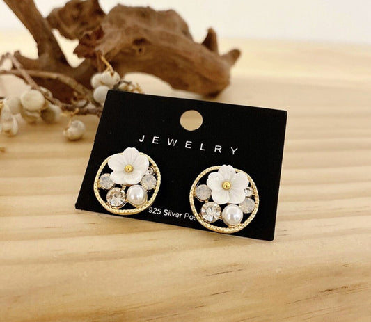 Flower and pearl earrings