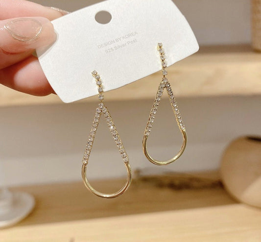 Gold geometric teardrop earrings