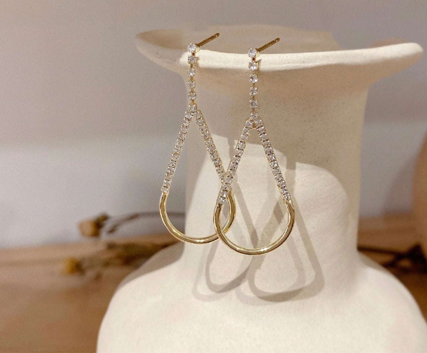 Gold geometric teardrop earrings