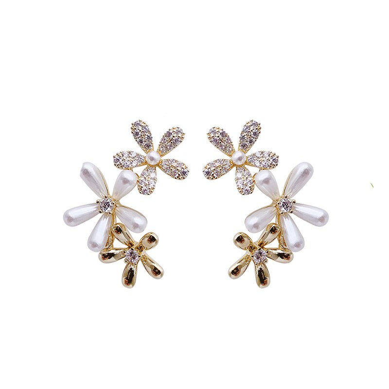 Flower earrings, pearl earrings, gold earrings, dainty earrings